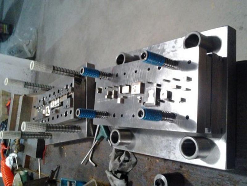 弥勒模具制造-12